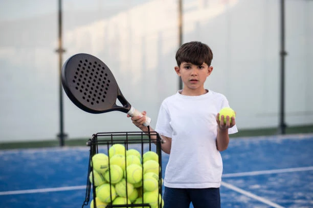 Clases de pádel en Santander para niños